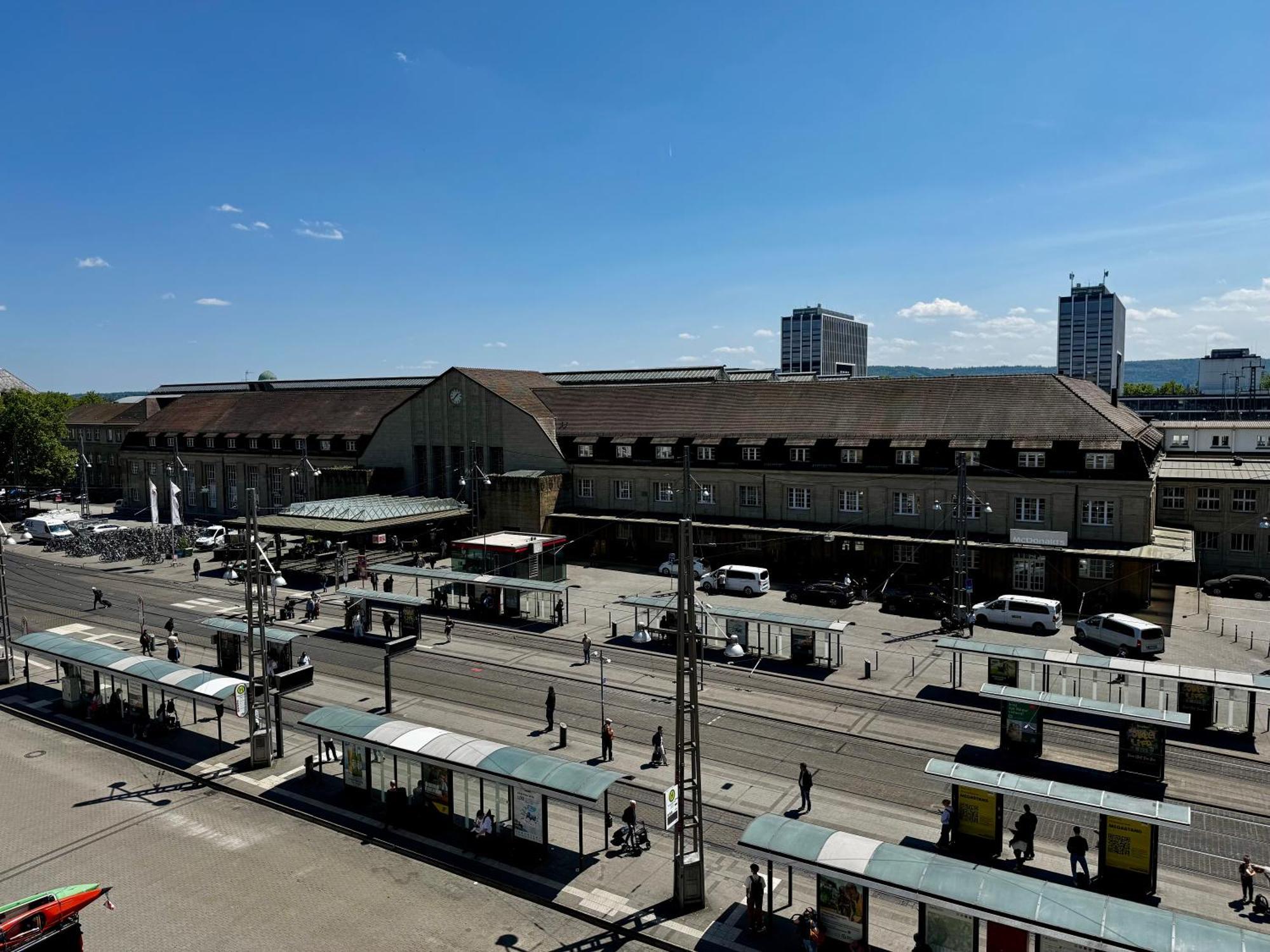 #Centralstation #130Qm Hauptbahnhof #Netflix Karlsruhe Bagian luar foto